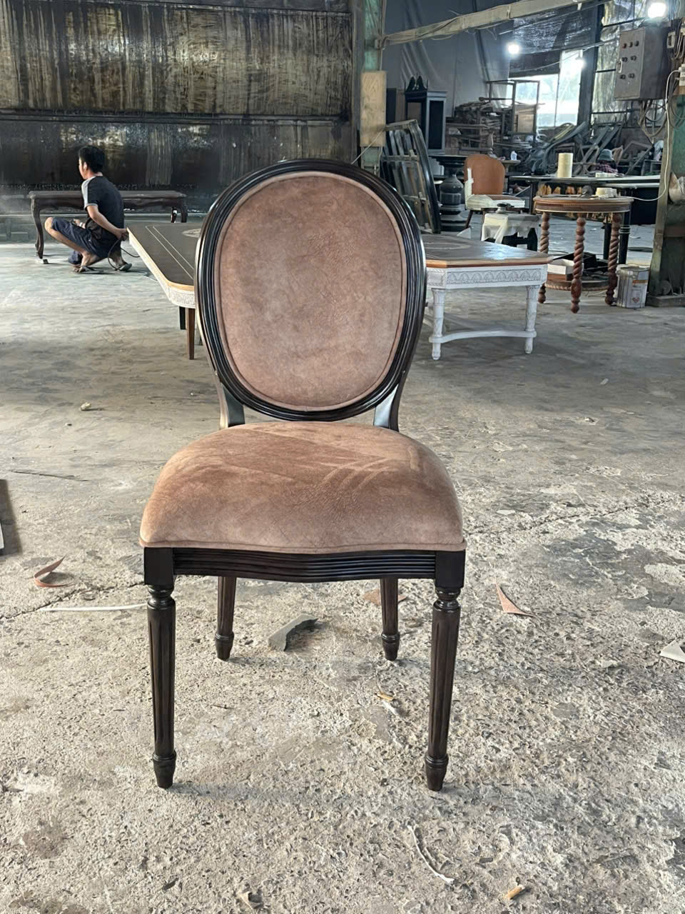 ghe-an-co-dien-louis-16-khong-tay-vai-nhung